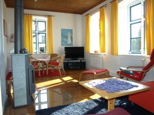 Ferienhaus-Ostsee-Schlei-Wohnzimmer-Flatscreen-TV